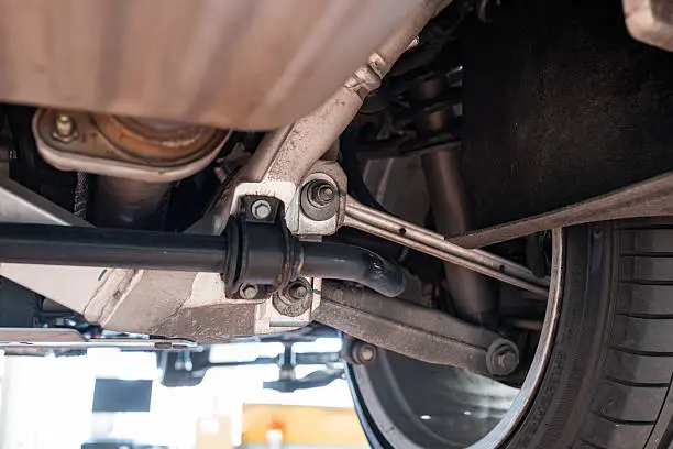 Εισαγωγή: Μπορεί ένας μικρός σύνδεσμος να καθορίσει εάν το τιμόνι σας «ακούει»;